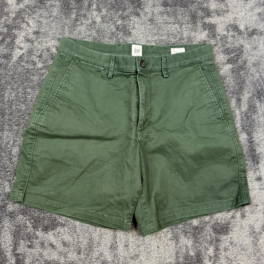 Gap Men's Essential Khaki 7"  Green Shorts Size 30